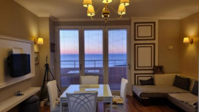 Sunset seaview apartment